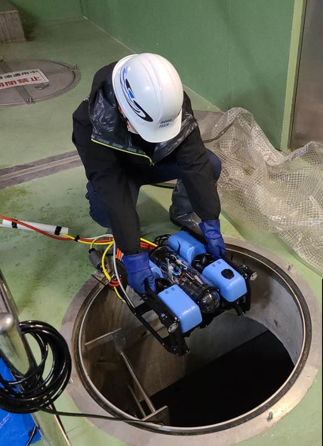 浄水池の水中ドローン調査