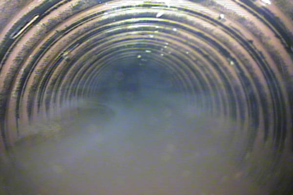 地下ダム施設の水中ドローン調査