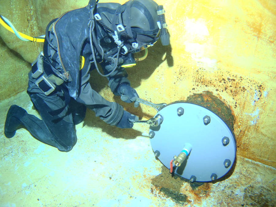 止水フランジによる配管止水