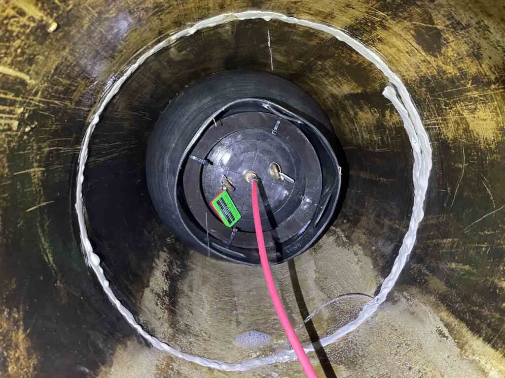 中型止水プラグによる配管止水