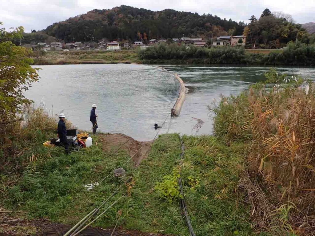 河川調査幕の補修