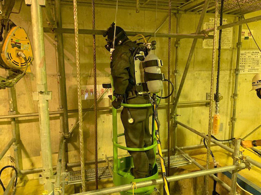 立坑内への傾斜計設置