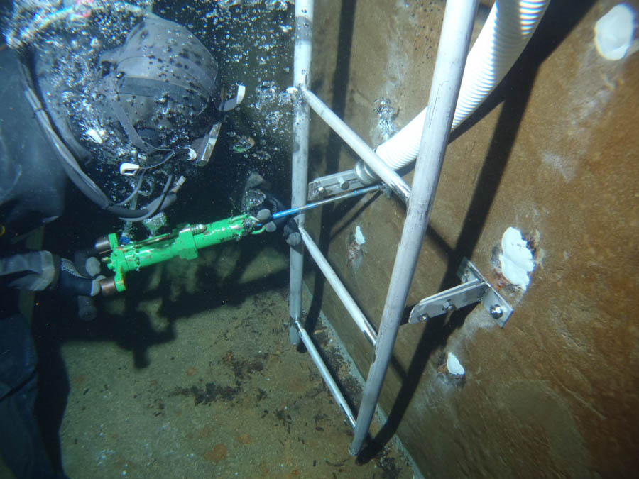 昇降タラップの取替