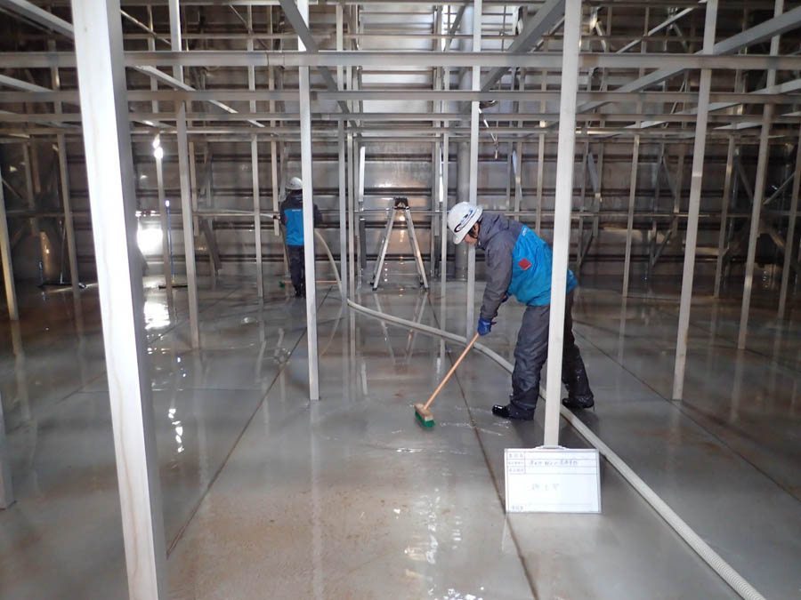 SUS製配水池の洗浄清掃