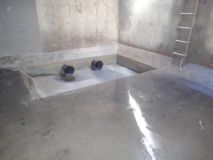 工業用水の配水池清掃