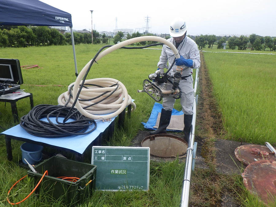 RC製浄水池のロボット清掃