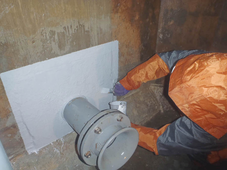 管貫通部の漏水補修