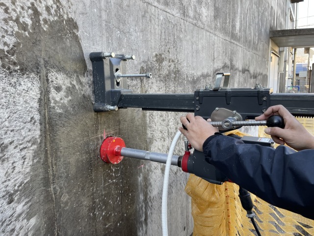 不断水コア穿孔